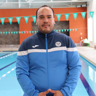 Profesor de natación Emilio Rendon
